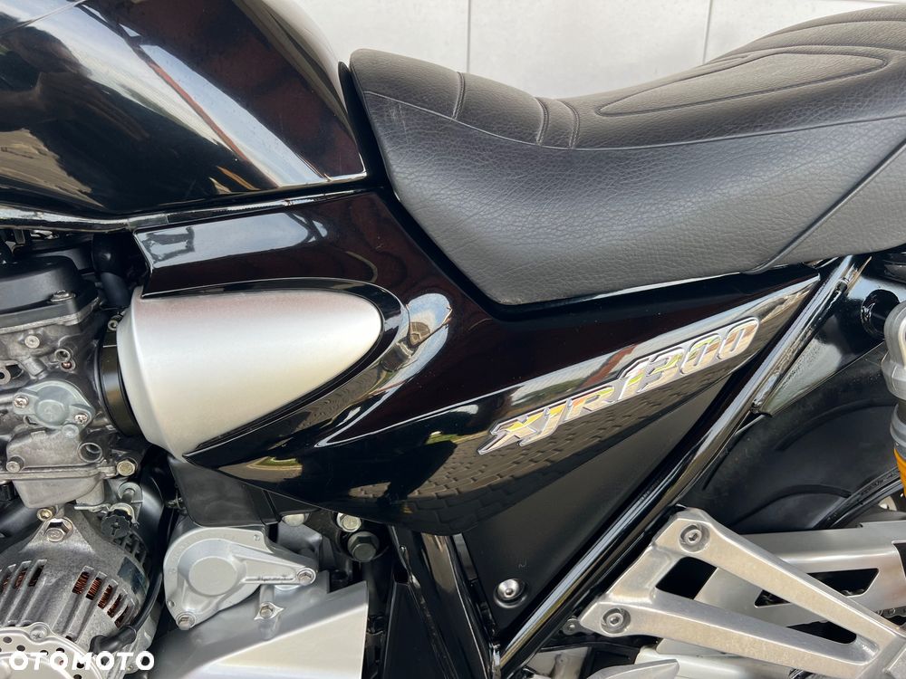 Yamaha XJR - 19