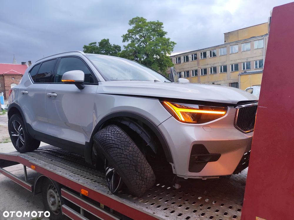 Volvo XC 40 B4 B DKG Plus Bright - 25