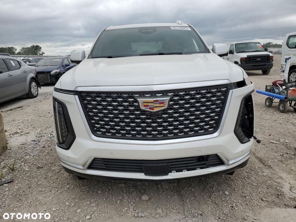 Cadillac Escalade - 6