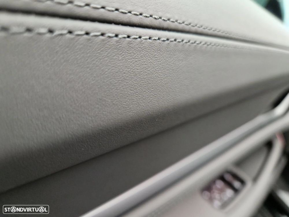 Porsche Taycan Sport Turismo - 26
