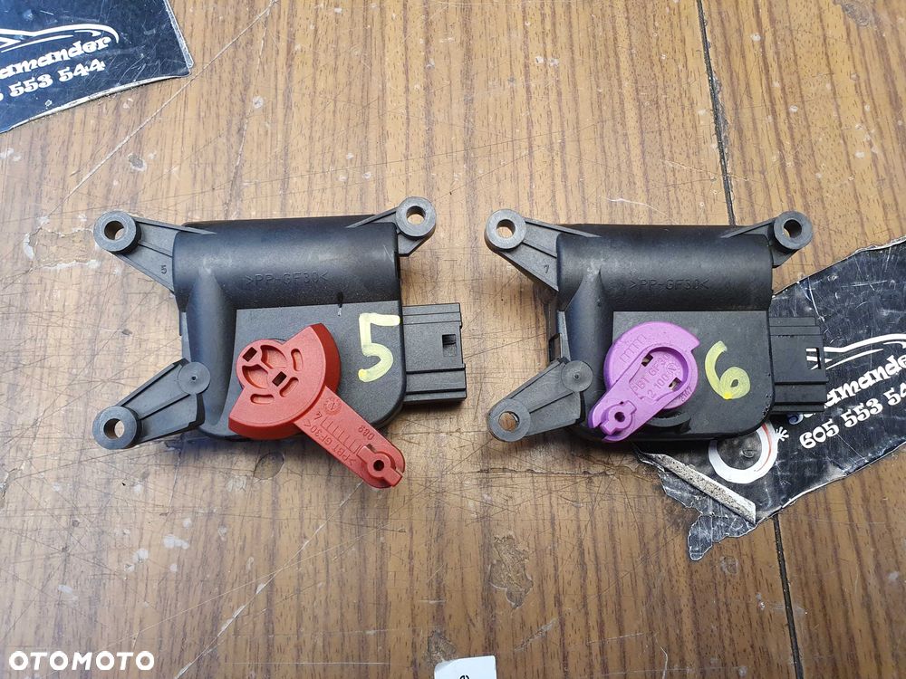 Silniczek 8E1820511 8E1820511A Nagrzewnicy Mechanizm Nawiewu Klapki EUROPA AUDI A4 B6 B7 - 2