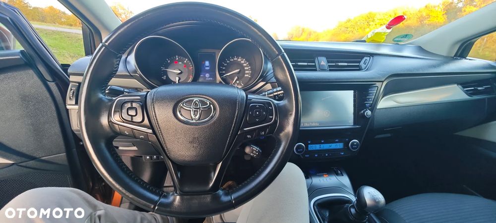 Toyota Avensis 2.0 D-4D Prestige - 38
