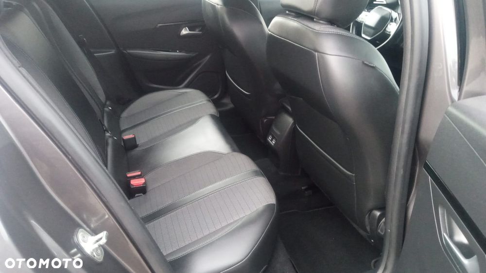 Peugeot 208 PureTech 100 Allure - 15