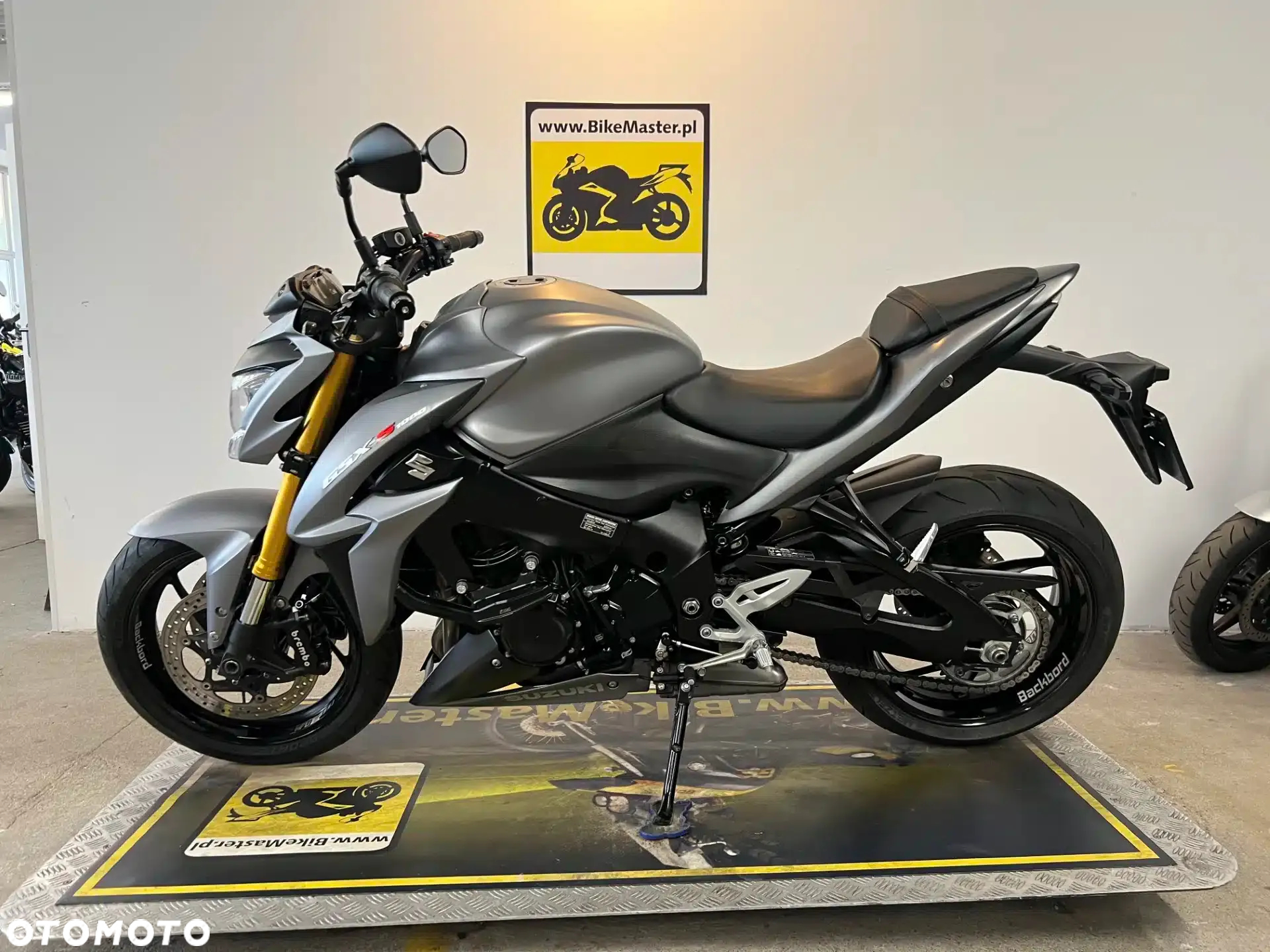 Suzuki GSX 1000 - 2