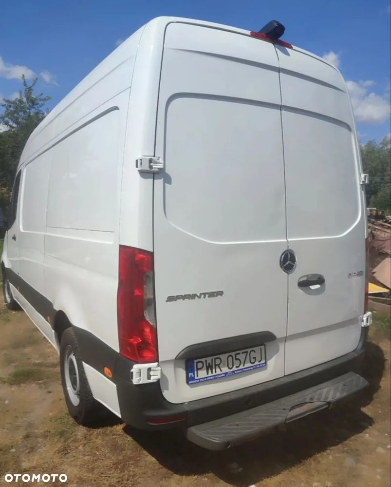Mercedes-Benz Sprinter - 15