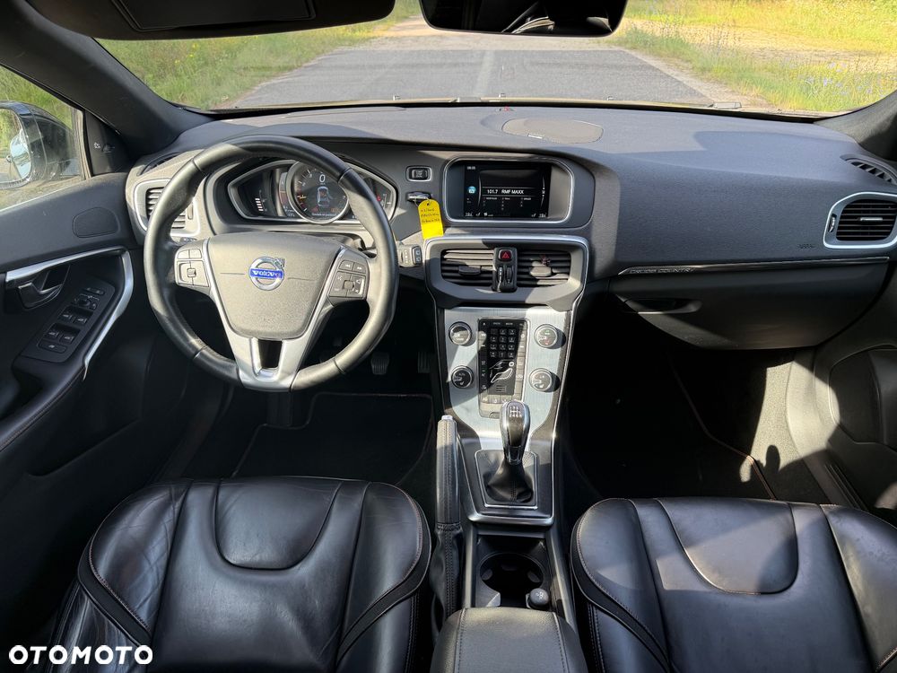Volvo V40 T3 Ocean Race - 11