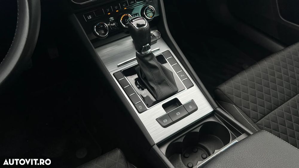 Skoda Superb 2.0 TDI DSG Ambition - 11