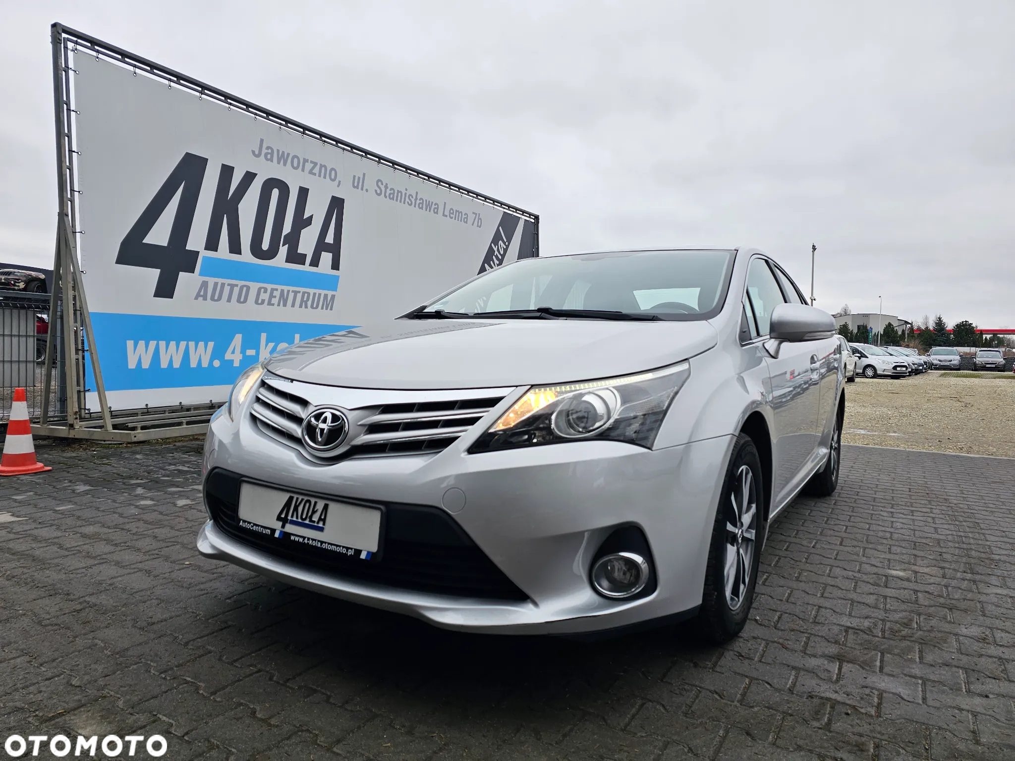 Toyota Avensis 1.8 Premium - 8