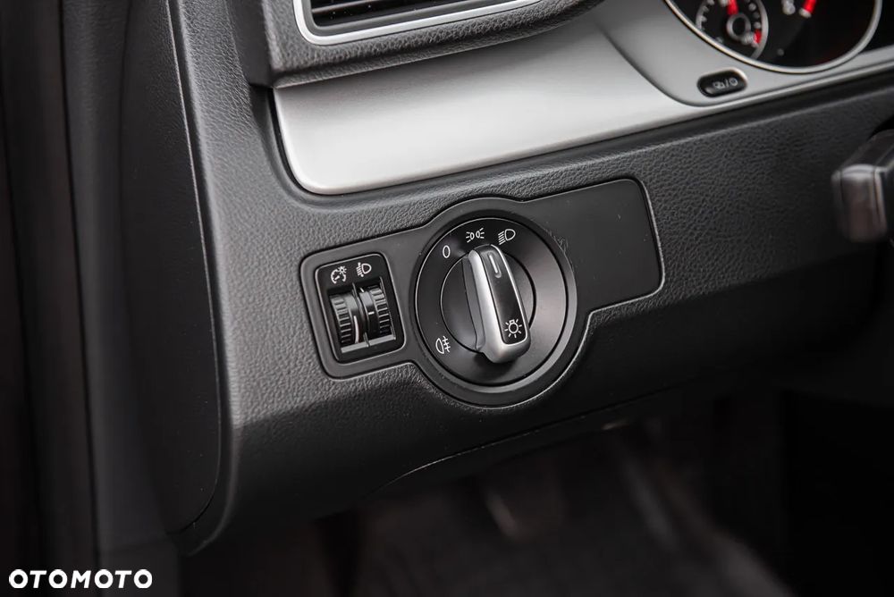 Volkswagen Passat - 20