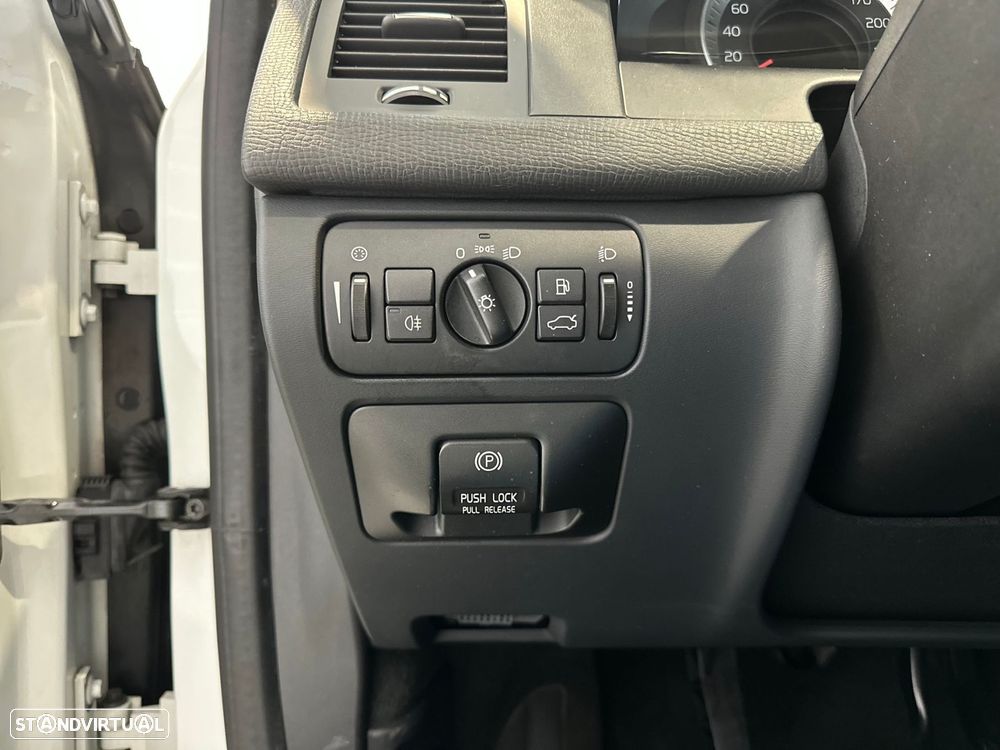 Volvo XC 60 2.4 D3 Momentum Start/Stop - 12