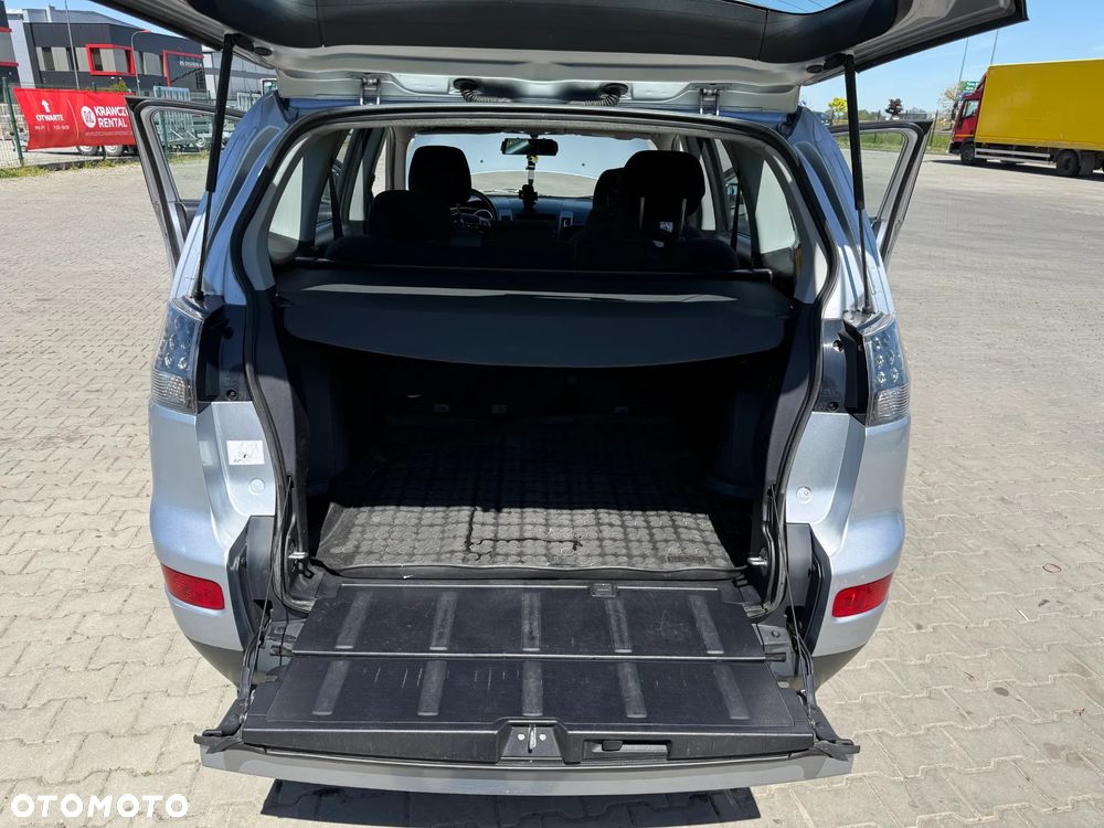 Mitsubishi Outlander 2.0 DID Intense - 18