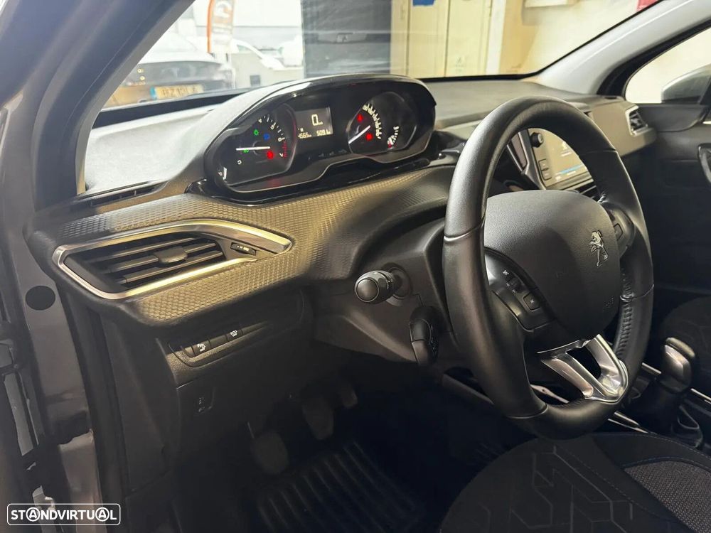 Peugeot 2008 1.2 PureTech Allure - 17