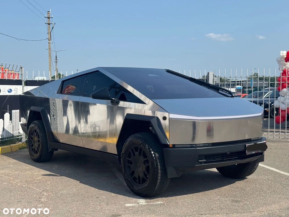 Tesla Cybertruck - 2