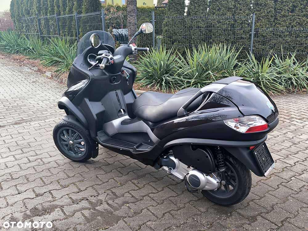 Piaggio MP-3 - 8
