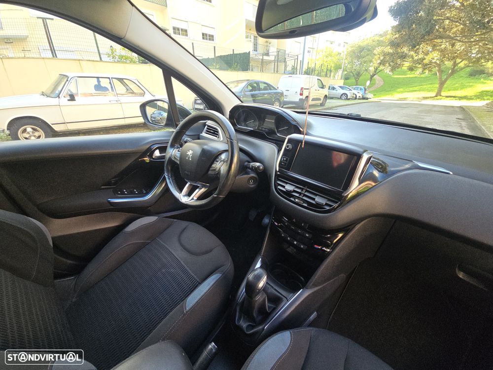 Peugeot 208 1.4 VTi Allure - 19