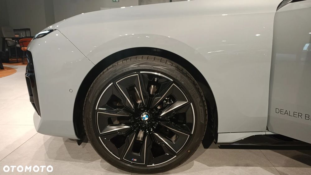 BMW Seria 7 - 12