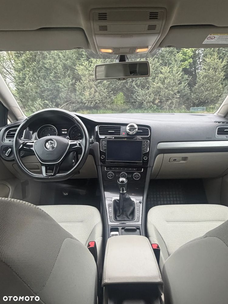 Volkswagen Golf 1.2 TSI BMT Comfortline - 12