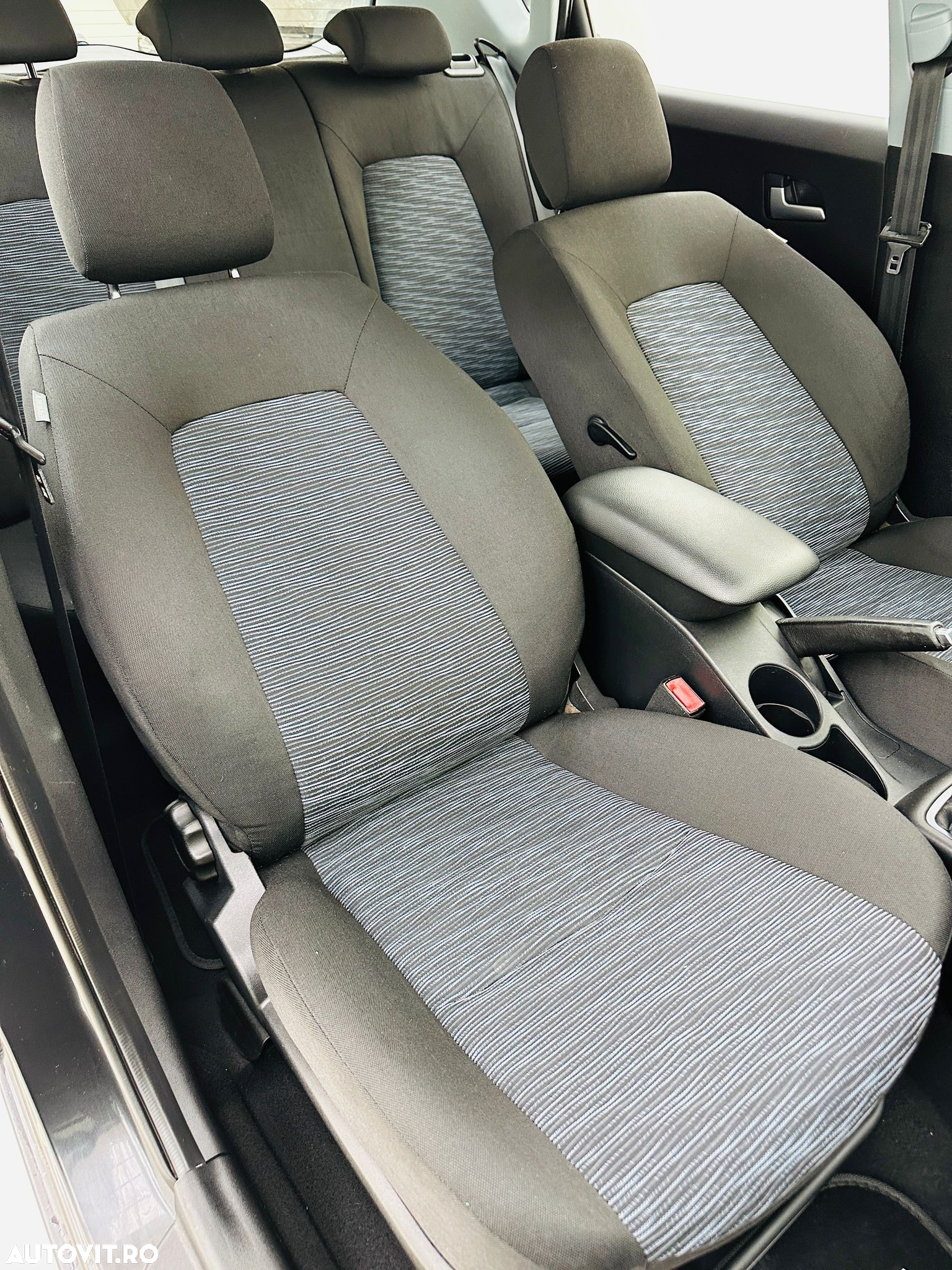 Kia Ceed - 28