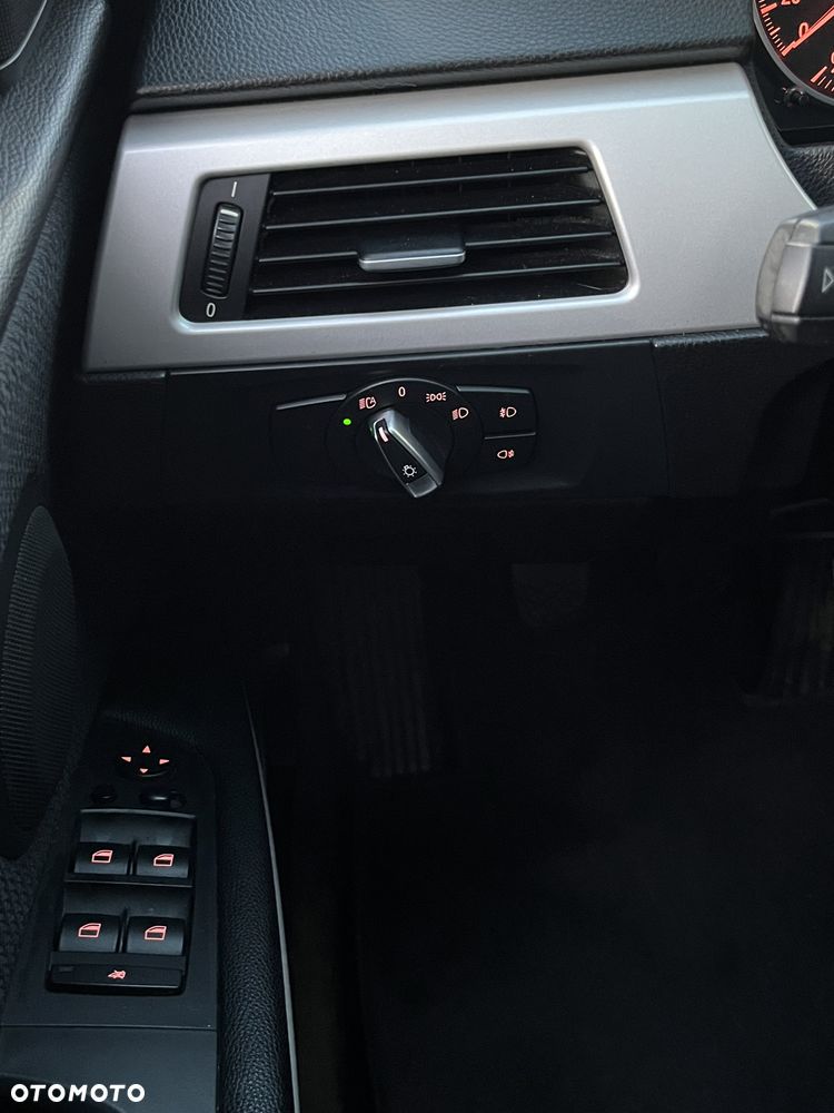 BMW Seria 3 318i - 9