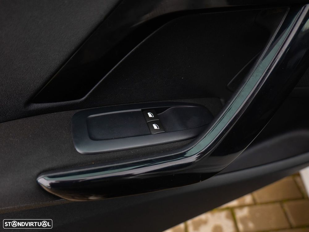 Peugeot 208 1.4 HDi - 12