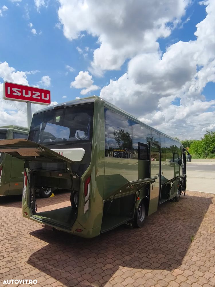 Isuzu Grand Toro - 9