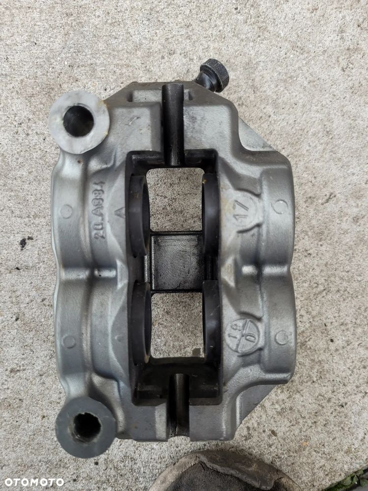 Zacisk hamulcowy prawy KTM 1290 Super Duke 17-20 - 4