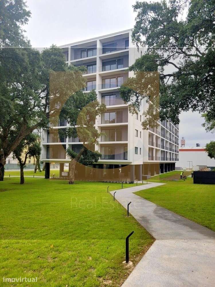 APARTAMENTO AO HOSPITAL DE S. JOÃO - Lugar de garagem e varanda - Grande imagem: 2/36