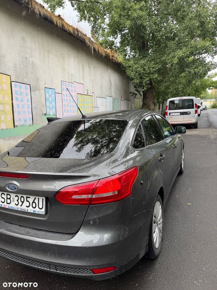 Ford Focus 1.6 Titanium - 12