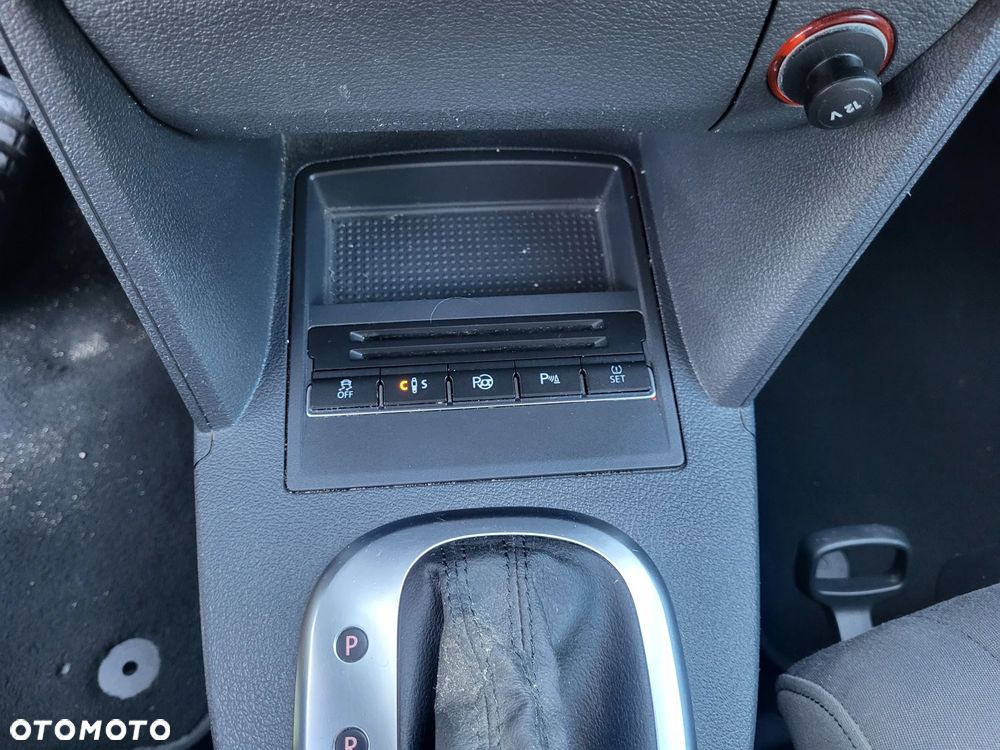 Volkswagen Touran 2.0 TDI Trendline DSG - 15