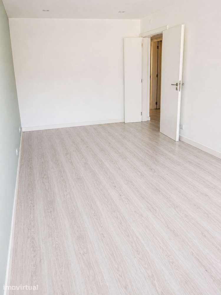 T4 | Metro 2 min + Centro Lisboa 15 min | Ideal famílias / relocation - Grande imagem: 2/12
