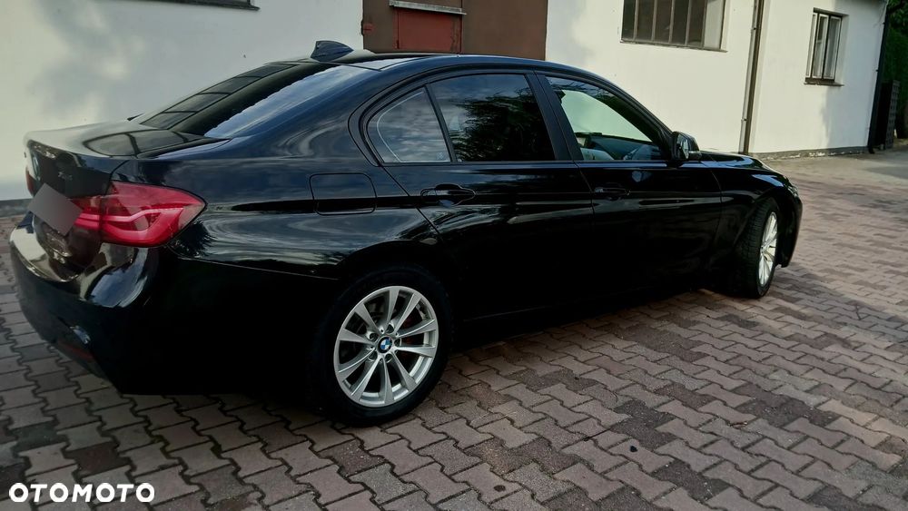 BMW Seria 3 320i xDrive Edition M Sport Shadow - 3