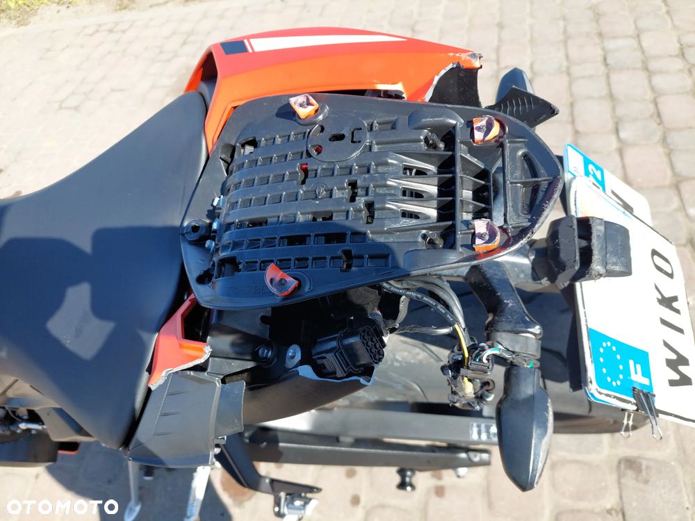 Triumph Street Triple - 12