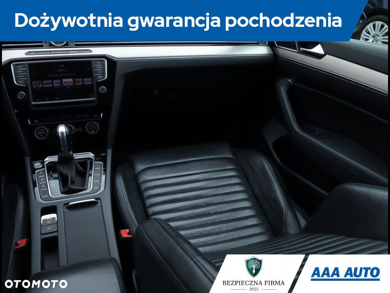 Volkswagen Passat - 9