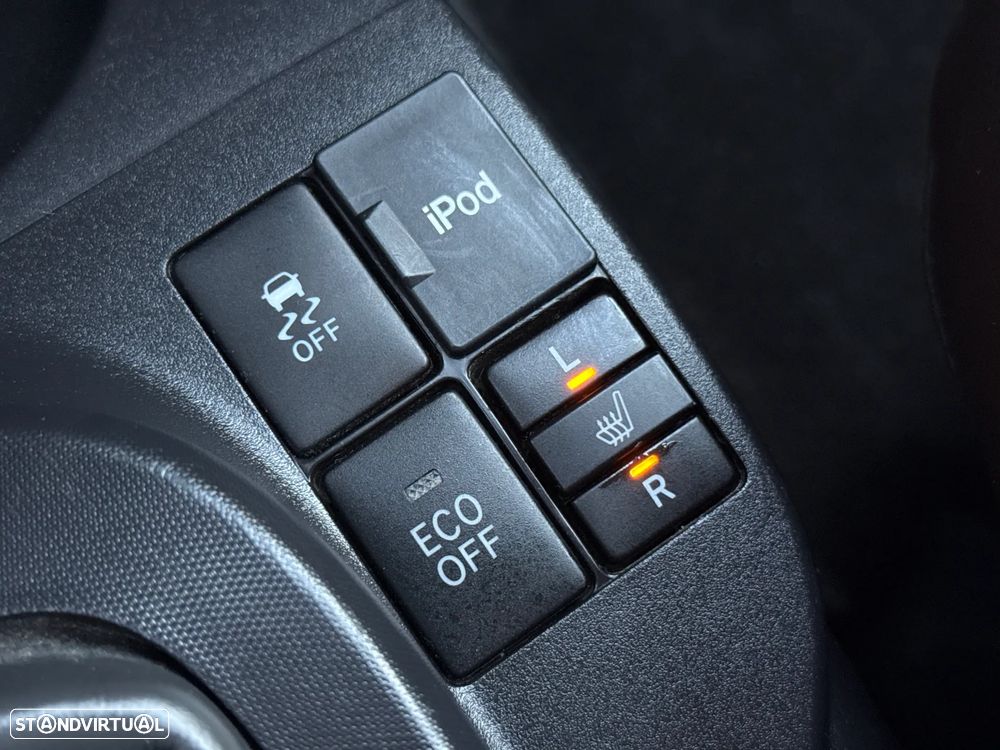 Toyota iQ 1.33 VVT-i 2 NAVI+Bluetooth - 13