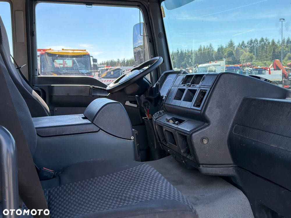 MAN TGA 41.430 * Skrzynia 6,90 m + HIAB 700 E-6 + PILOT / 8x4 - 12