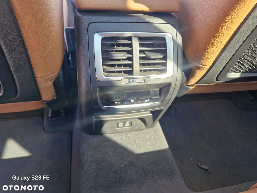 BMW iX3 - 14