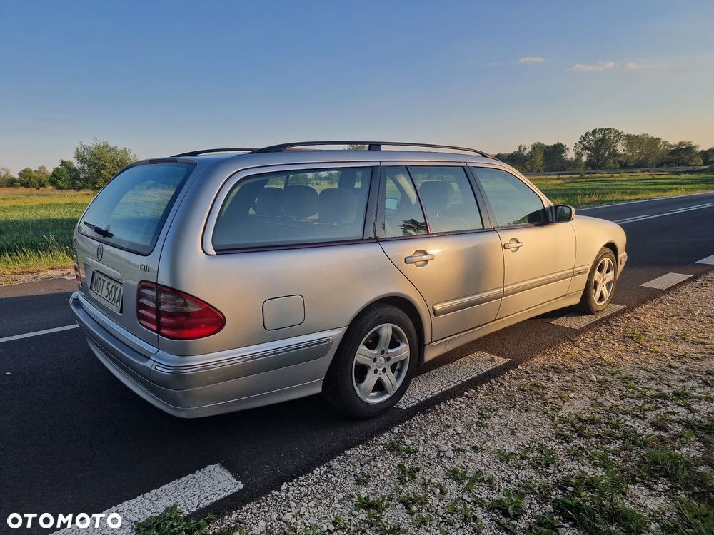 Mercedes-Benz Klasa E - 24