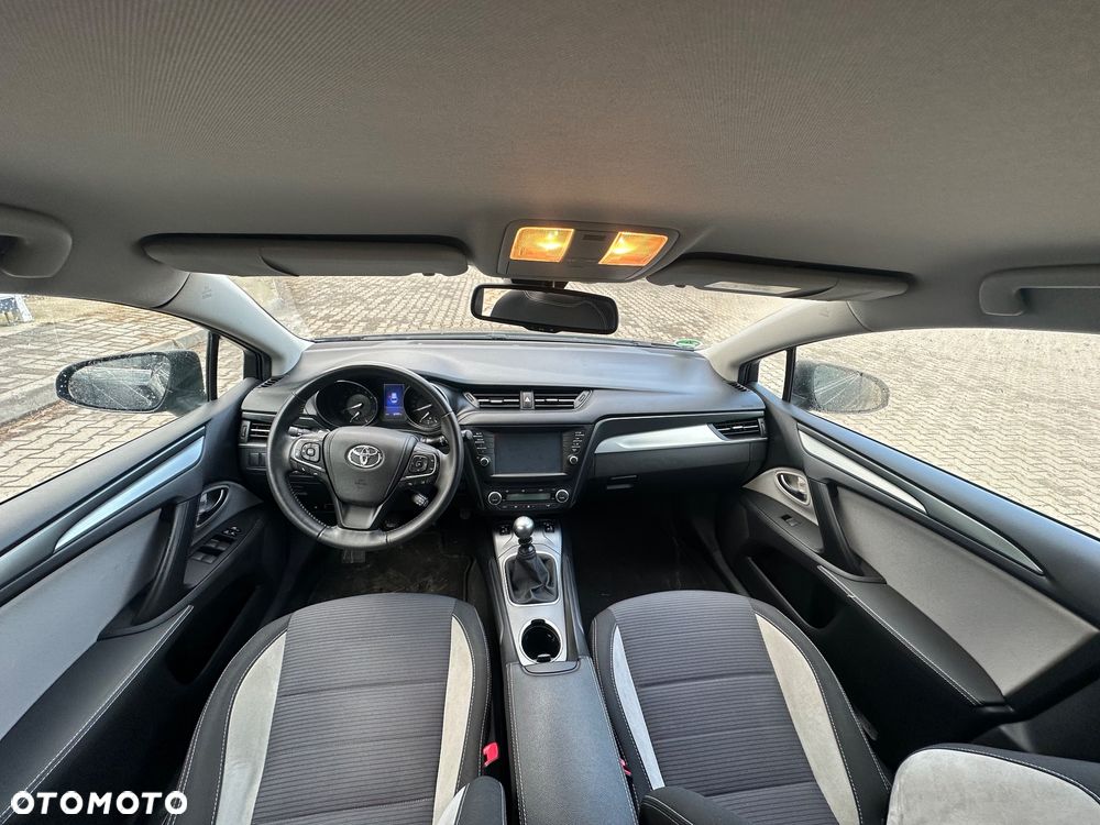 Toyota Avensis Touring Sports 1.8 Edition S+ - 11