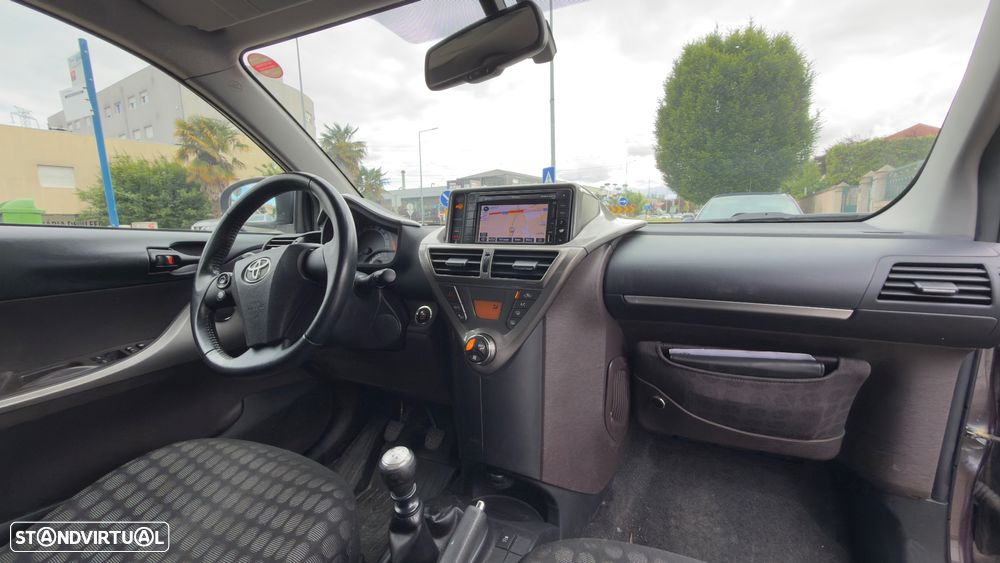 Toyota iQ 1.4 D-4D + - 6