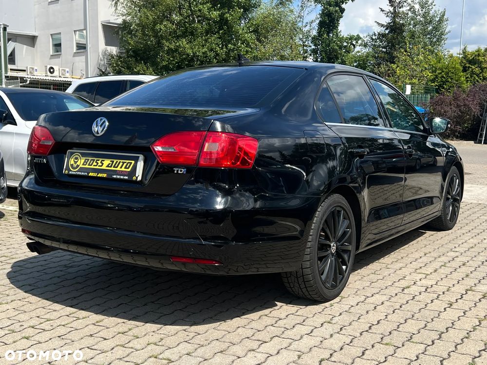 Volkswagen Jetta - 8