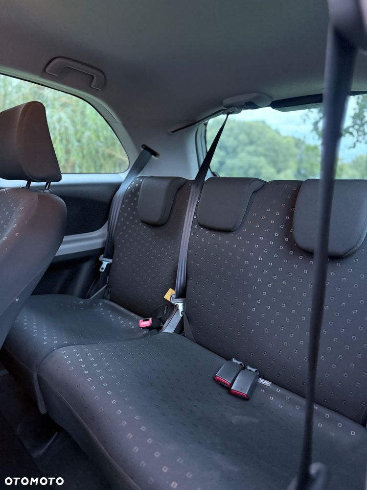 Toyota Yaris 1.0 Luna A/C - 11