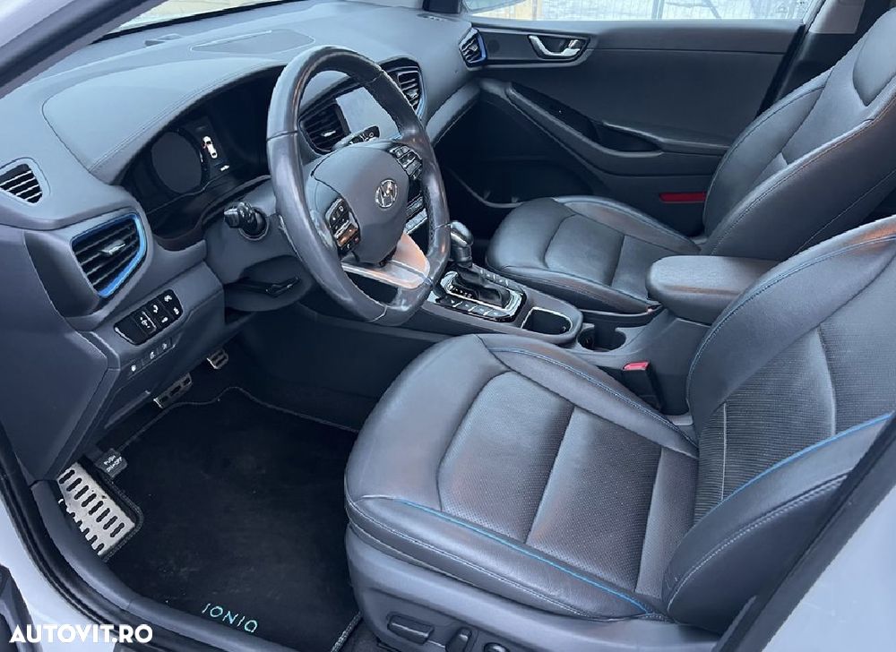 Hyundai IONIQ 1.6 GDI Premium - 6