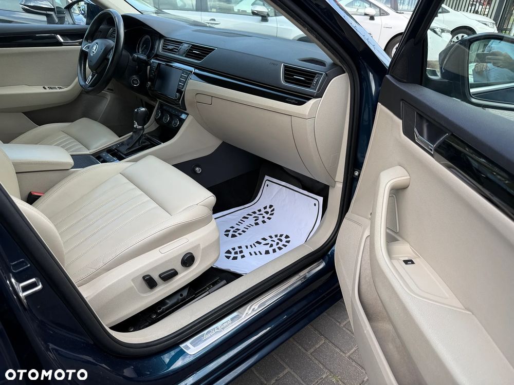 Skoda Superb 2.0 TSI 4x4 L&K DSG - 19