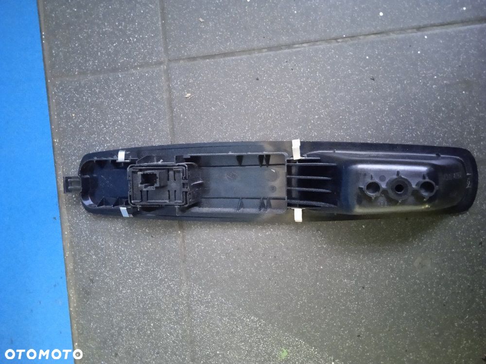 Panel Przełącznik Prawej Przedniej Szyby Renault Megane III - 2