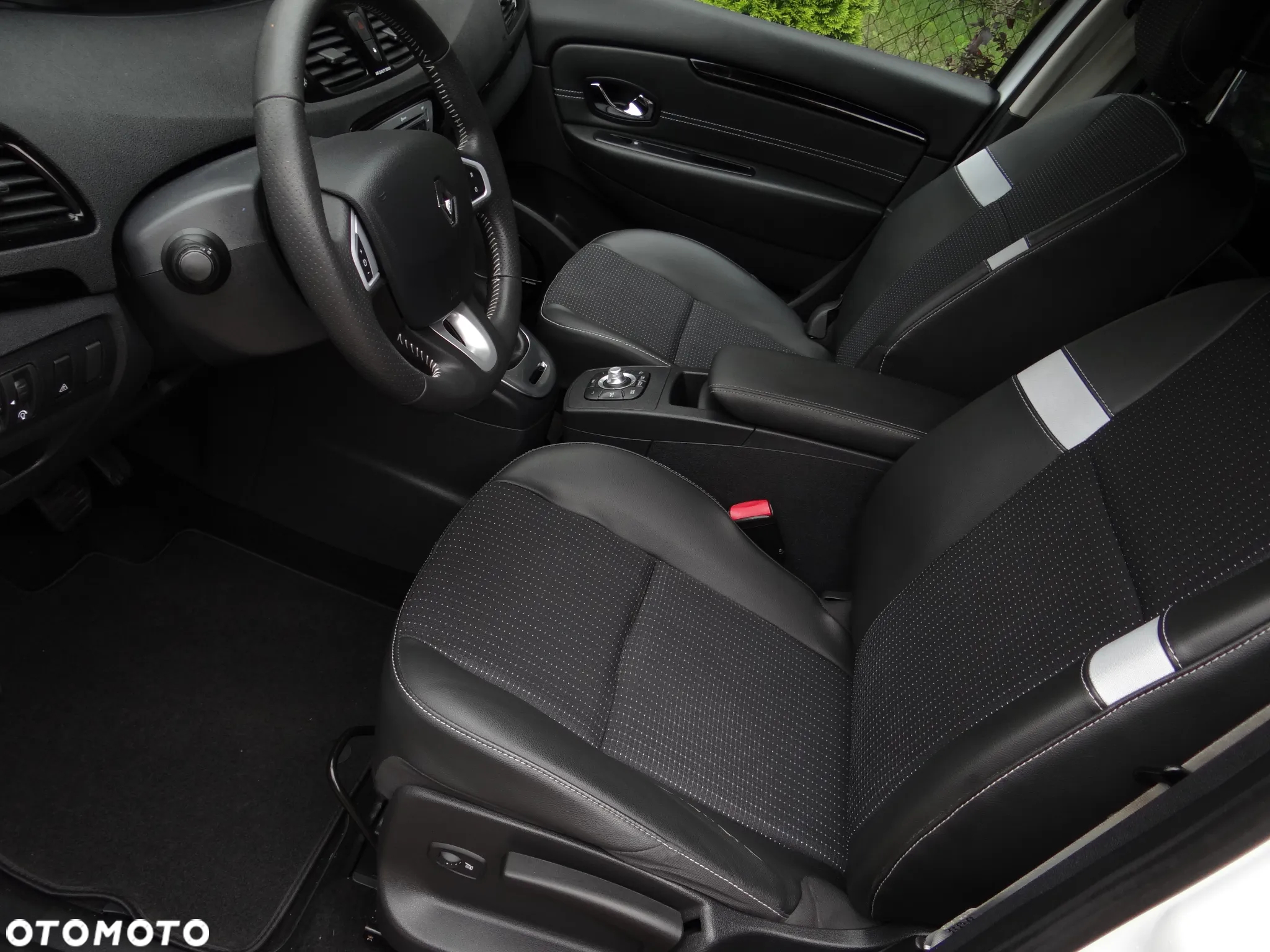 Renault Scenic dCi 110 EDC Bose Edition - 31