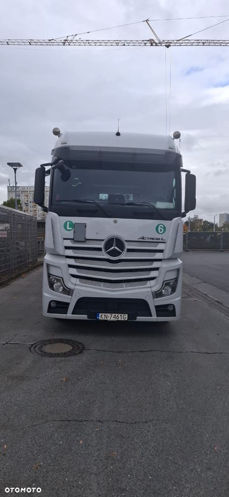 Mercedes-Benz Actros - 1