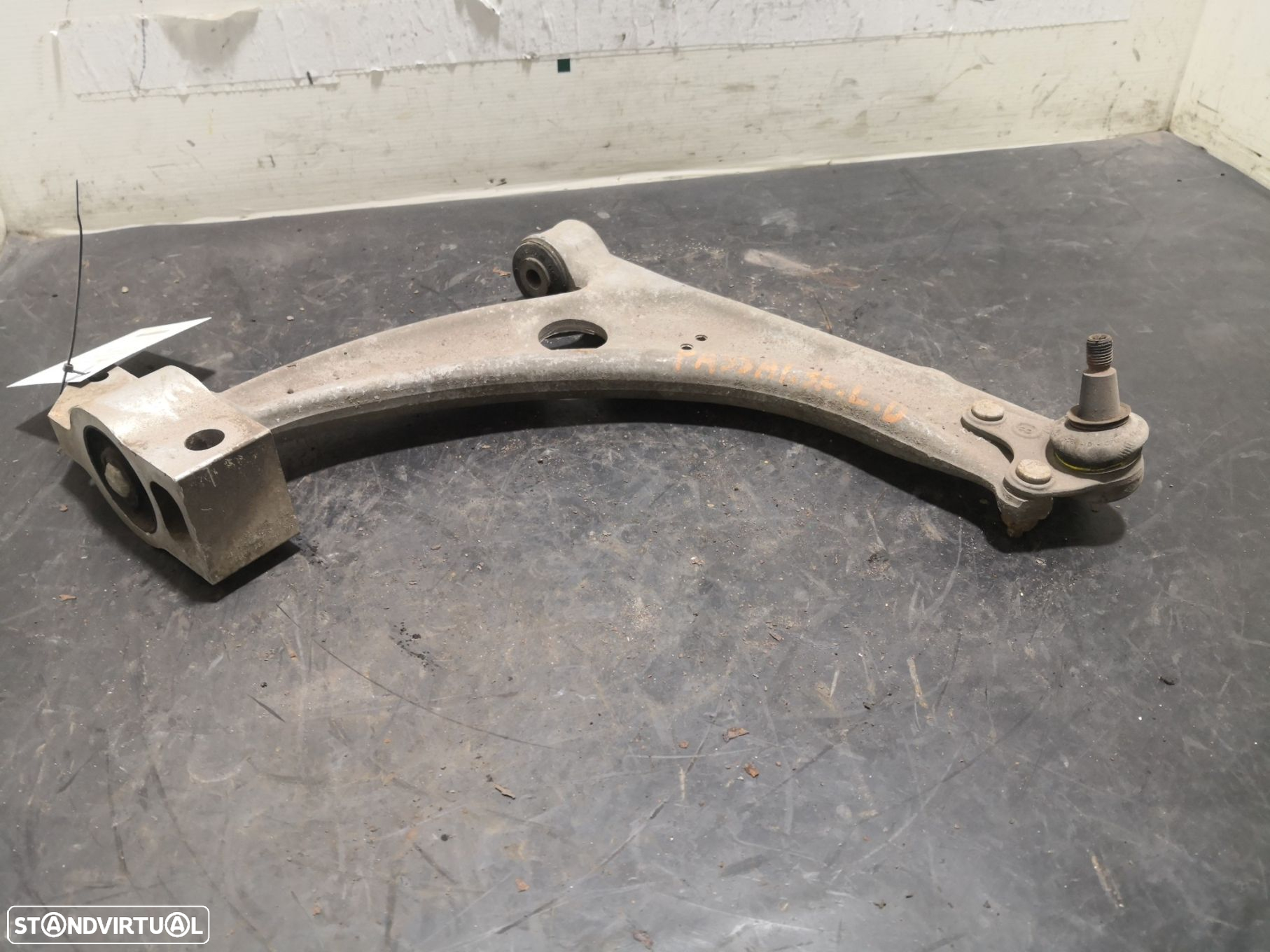 Braço Suspensão Frente Dto Volkswagen Passat Variant (3C5) - 3