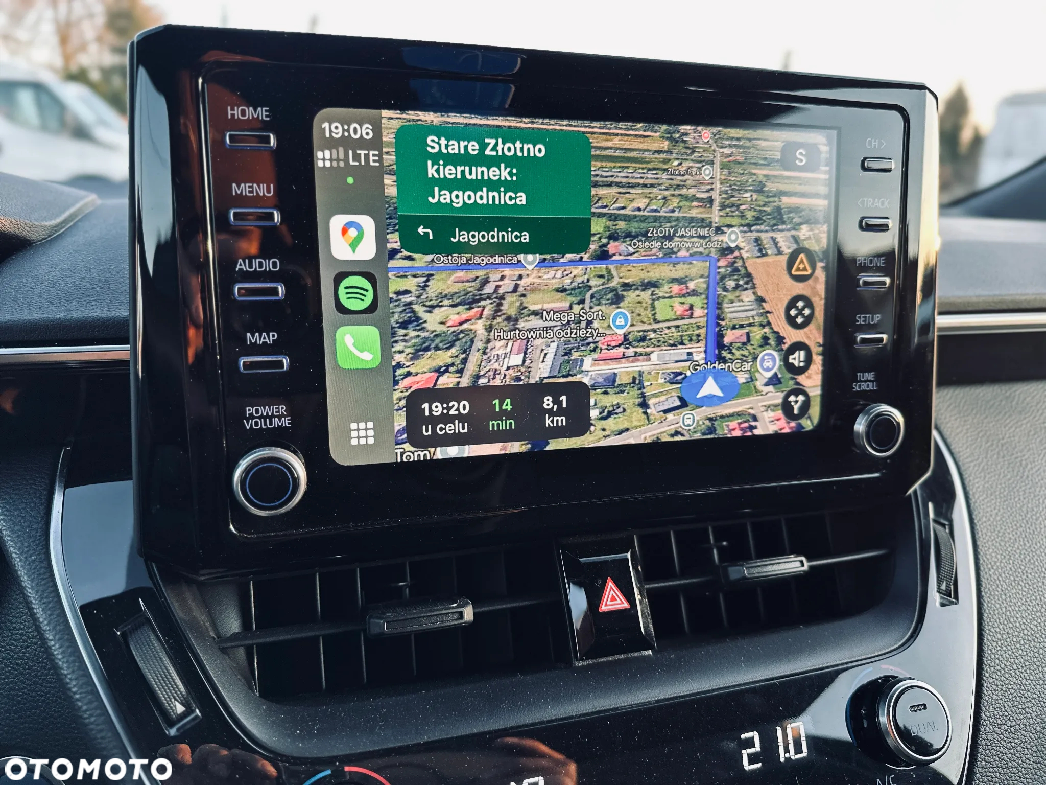 Toyota Corolla 1.8 Hybrid Comfort - 38