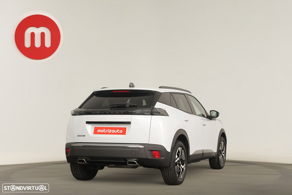 Peugeot 2008 1.2 PureTech Allure EAT8 - 4