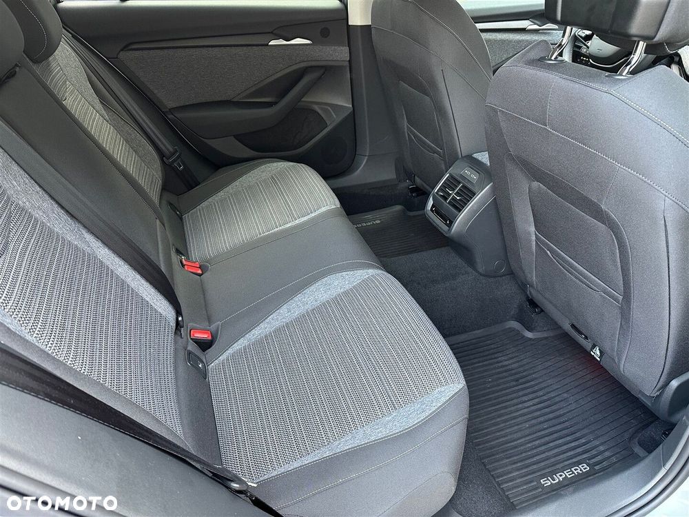 Skoda Superb 1.5 TSI Plug-in Hybrid Selection DSG - 9